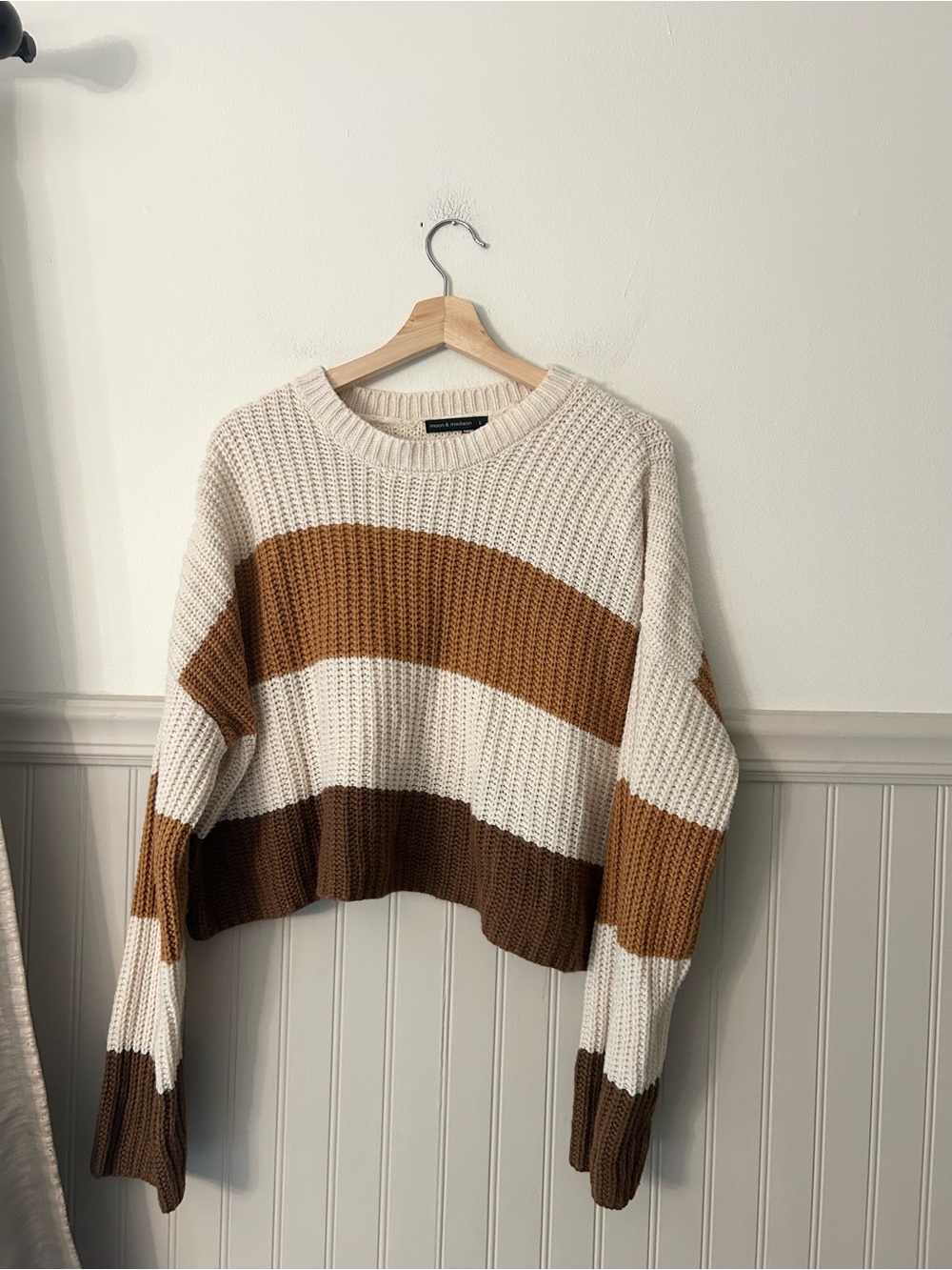 Moon & Madison Large Cream Tan Brown Striped Cropped Crew Sweater